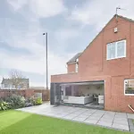 Host & Stay - Benton Road